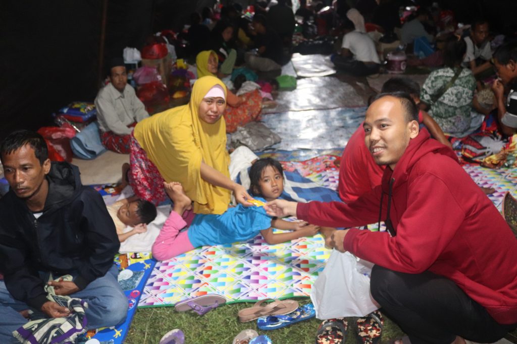 Badan Eksekutif Mahasiswa bersama dengan organisasi dalam kampus telah melaksanakan #STIFSYENTRABERBAGI kepada para korban bencana banjir di beberapa kecamatan di kota serang.