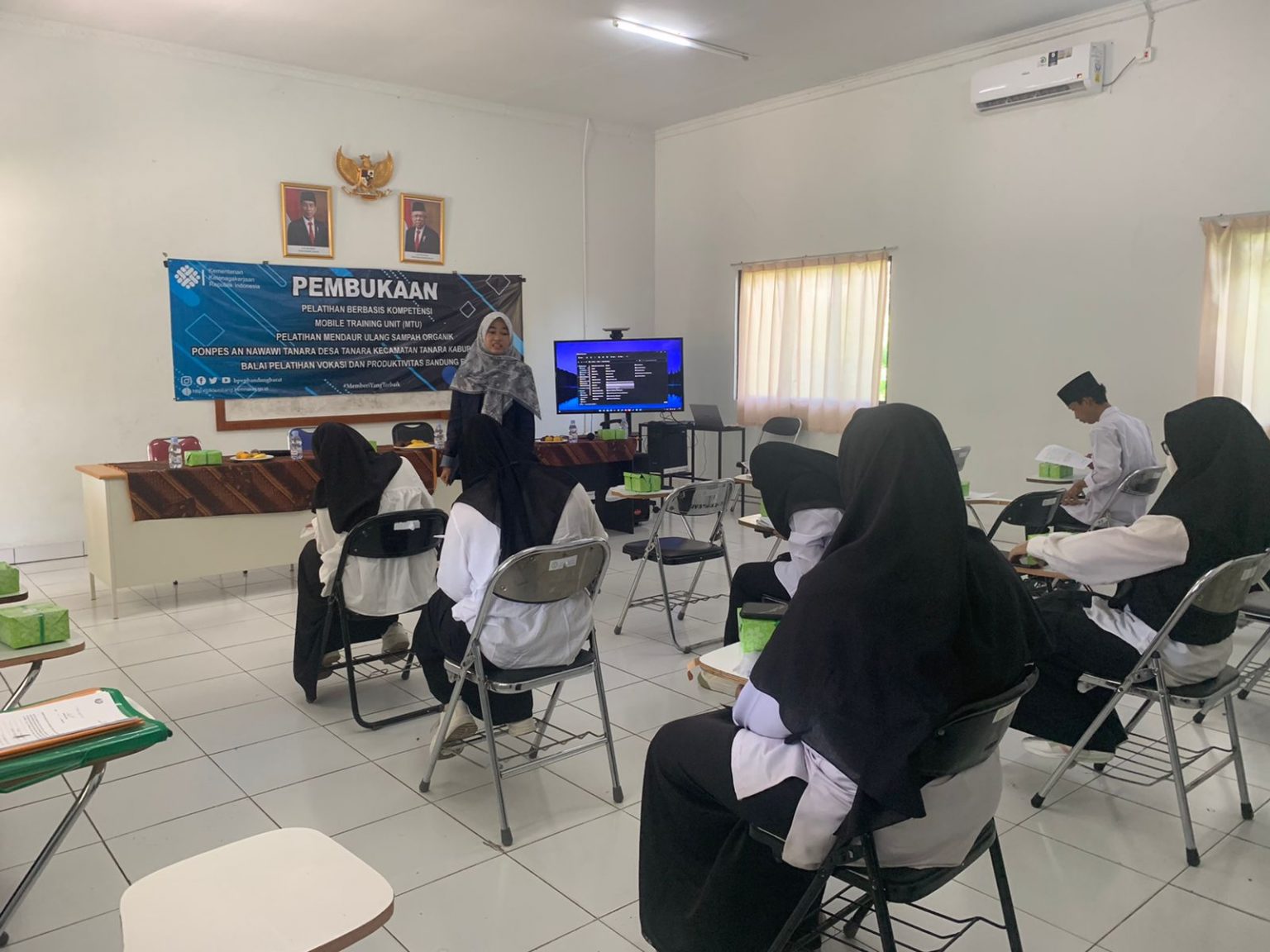 Aktivitas Mahasiswa STIF SYENTRA selama Pelatihan dari LBK Lembang