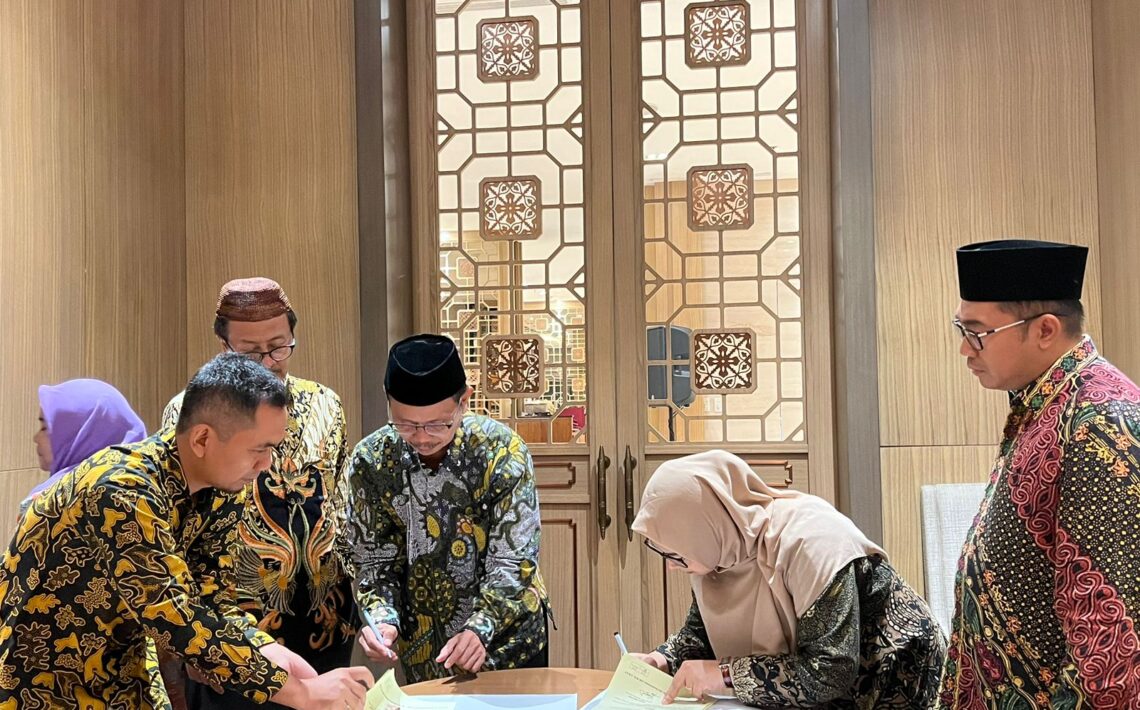Sekolah Tinggi Ilmu Fiqih Syeikh Nawawi Tanara melakukan MoU dengan beberapa Perguruan Tinggi untuk Meningkatkan pelayanan pendidikan untuk Mahasiswa