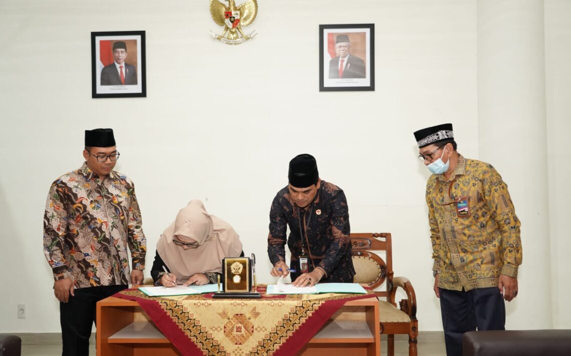 Sekolah Tinggi Ilmu Fiqih Syeikh Nawawi Tanara melakukan MoU dengan beberapa Perguruan Tinggi untuk Meningkatkan pelayanan pendidikan untuk Mahasiswa